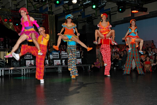 min 2005 11 12 fous swing 186